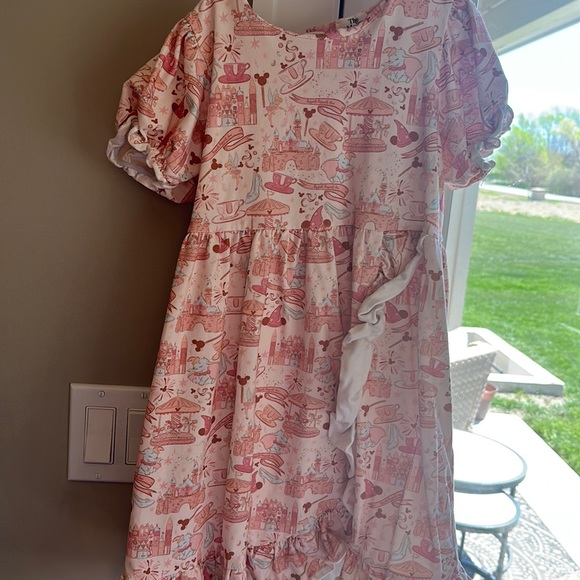 Girl’s Disney dress - Picture 1 of 9